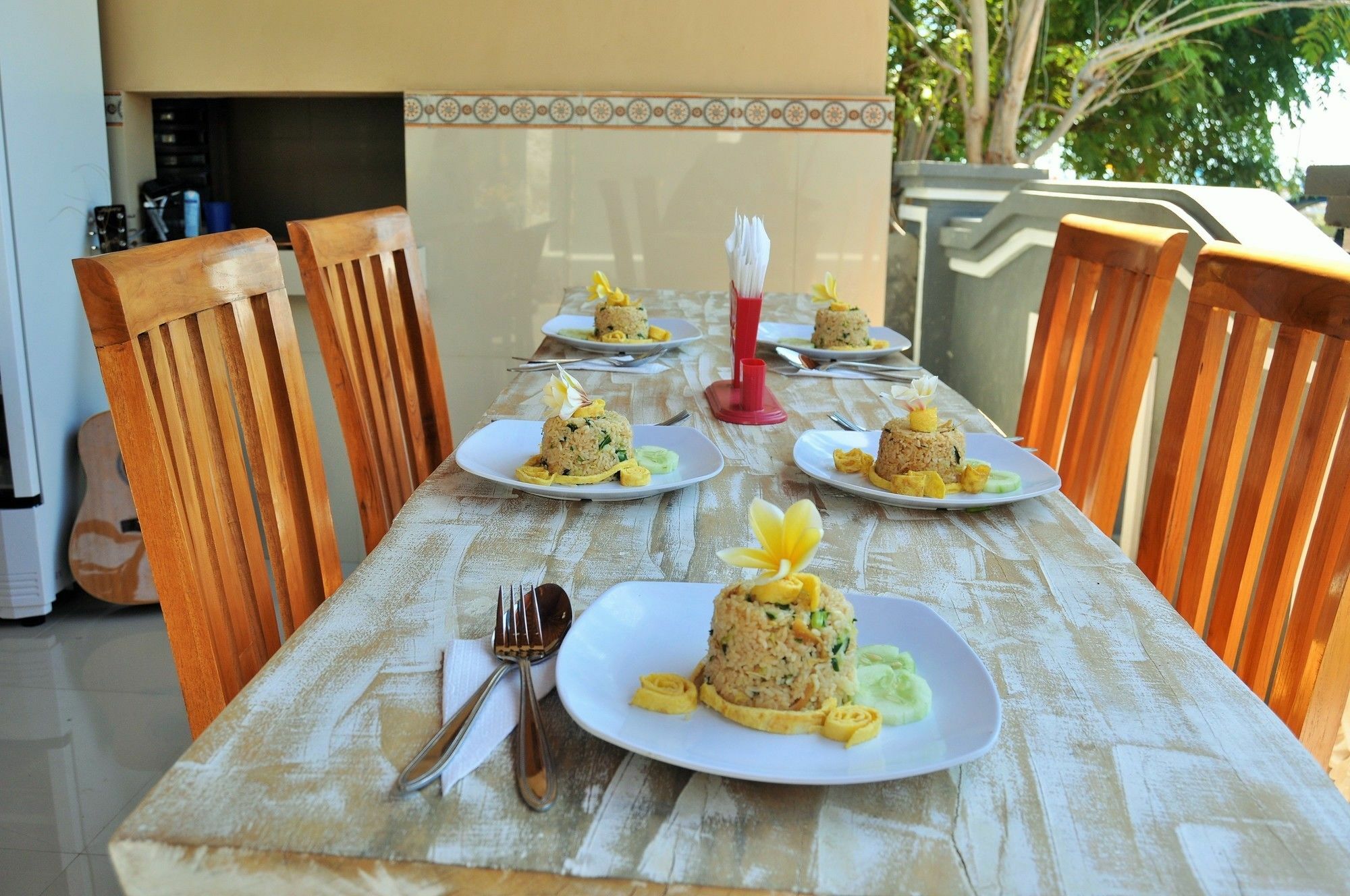 Deva Devi Beach Inn Luxury Batununggul Exterior photo