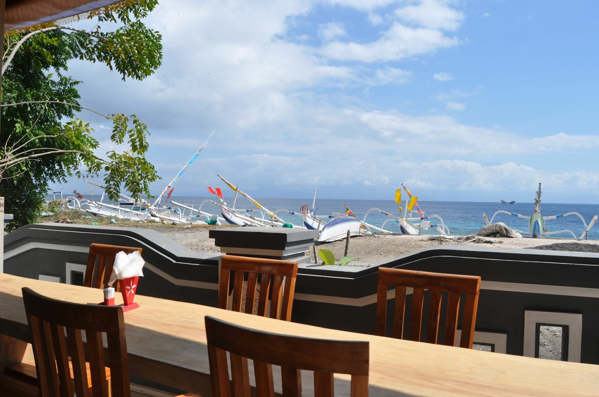 Deva Devi Beach Inn Luxury Batununggul Exterior photo